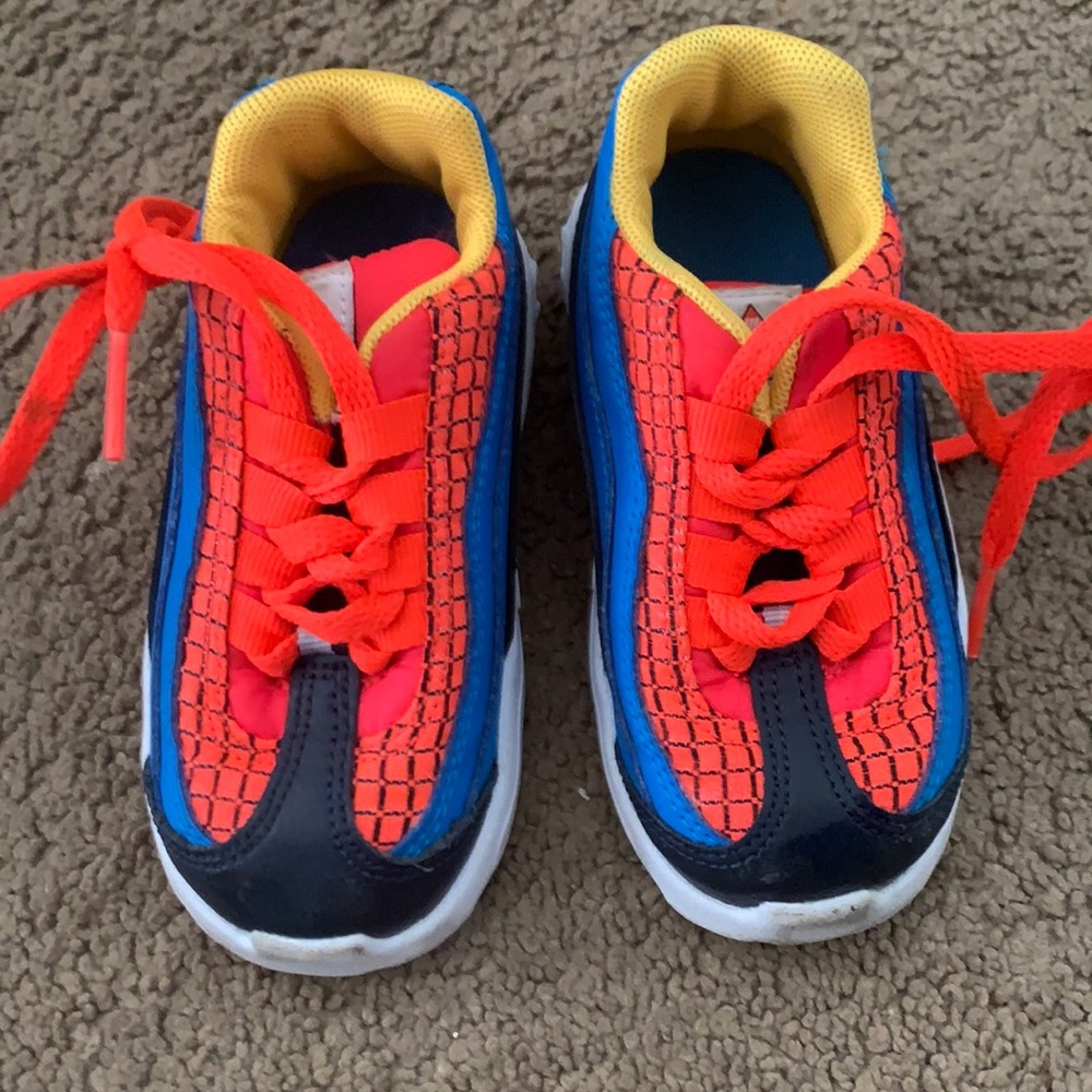 Toddler nike shoes